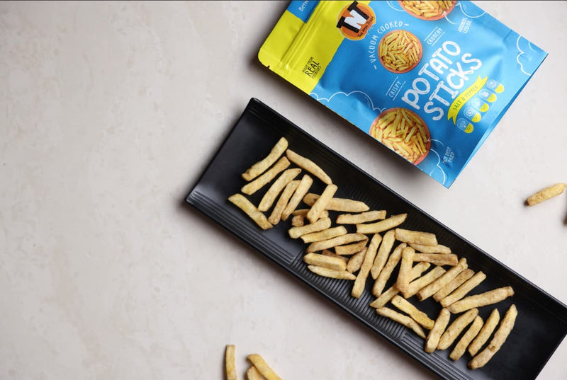 Vacuum Cooked Vegetable Chips Potato Sticks with Salt & Pepper